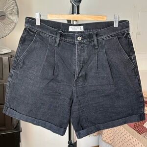Abercrombie & Fitch The Pleated Short Ultra High Rise Jean Black Women’s 32 14